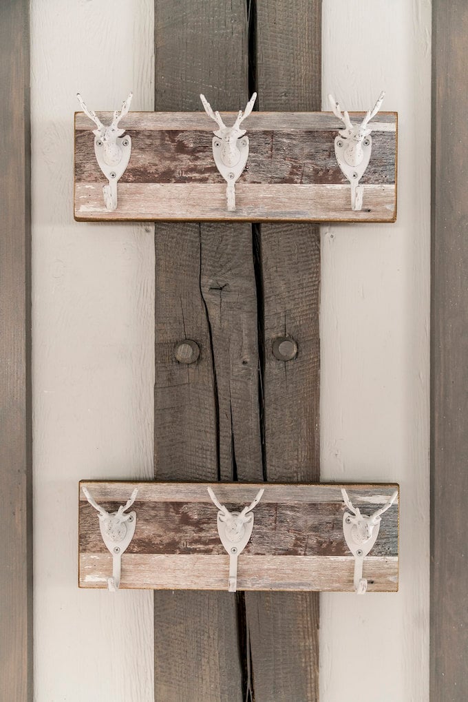 petit chalet vintage porte manteau cerf maison cosy blog déco clem around the corner