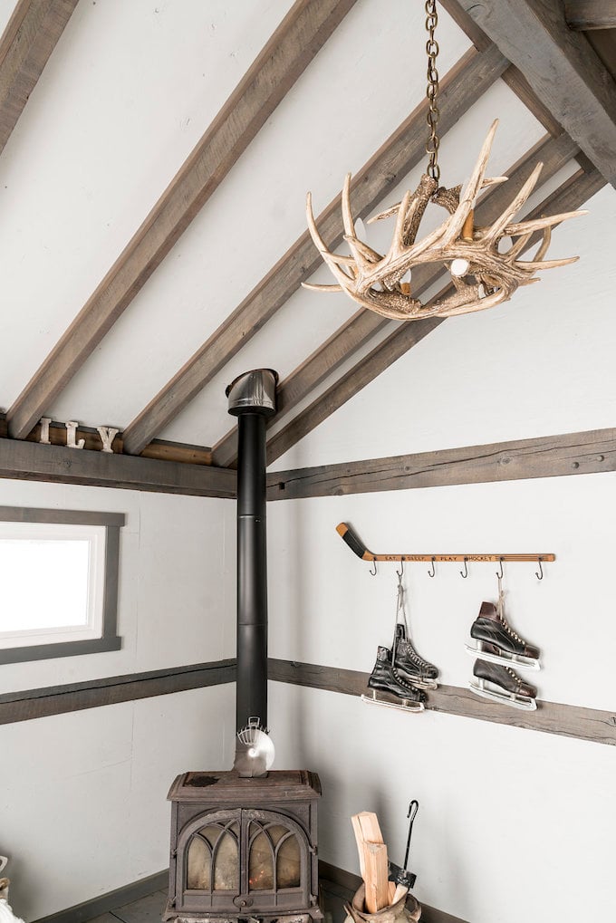 petit chalet vintage suspension bois de cerf blog déco clem around the corner