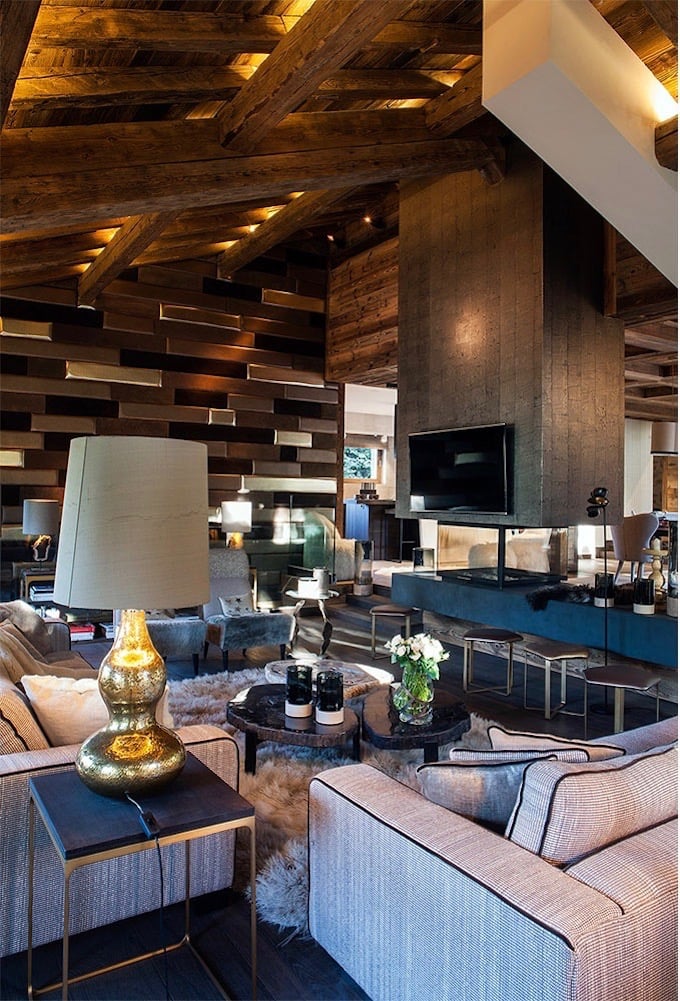 chalet du Père Noël Megève salon cheminée en métal- blog déco - clem aroud the corner