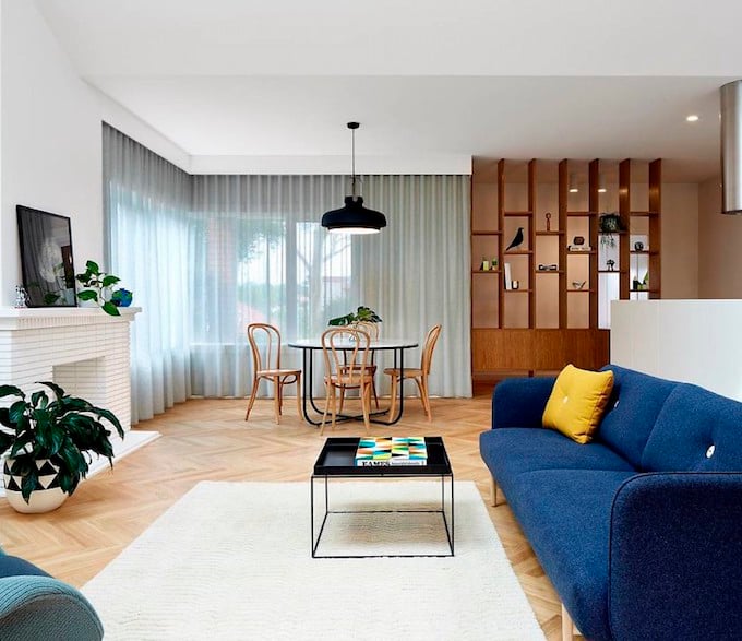 maison avec puits de lumière salon salle à manger bibliothèque séparation espace blog déco clem around the corner