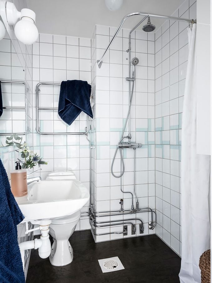 déco en noir et blanc carrelage wc lavabo blog déco clem around the corner