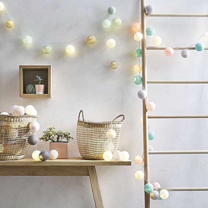 passer son appartement en mode hiver guirlande lumineuse blog déco clem around the corner