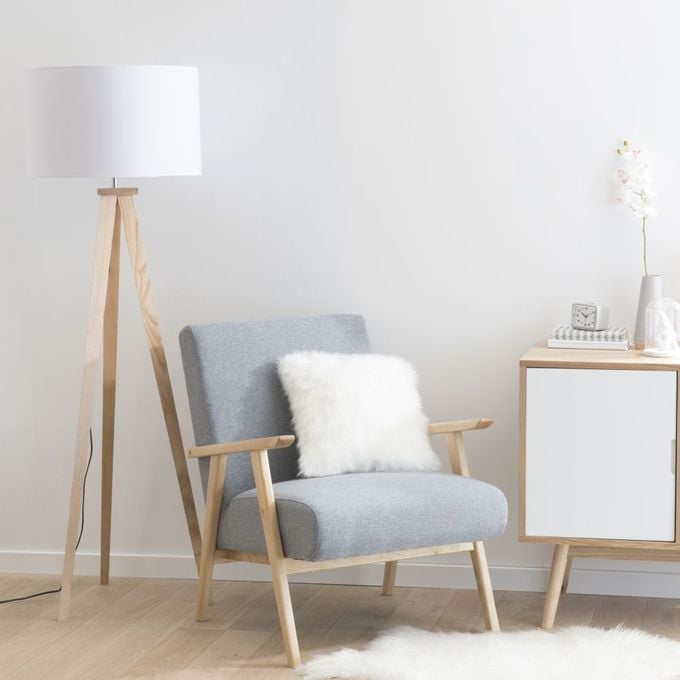 passer son appartement en mode hiver tapis fourrure blanc siège canapé coussin hygge blog déco clem around the corner