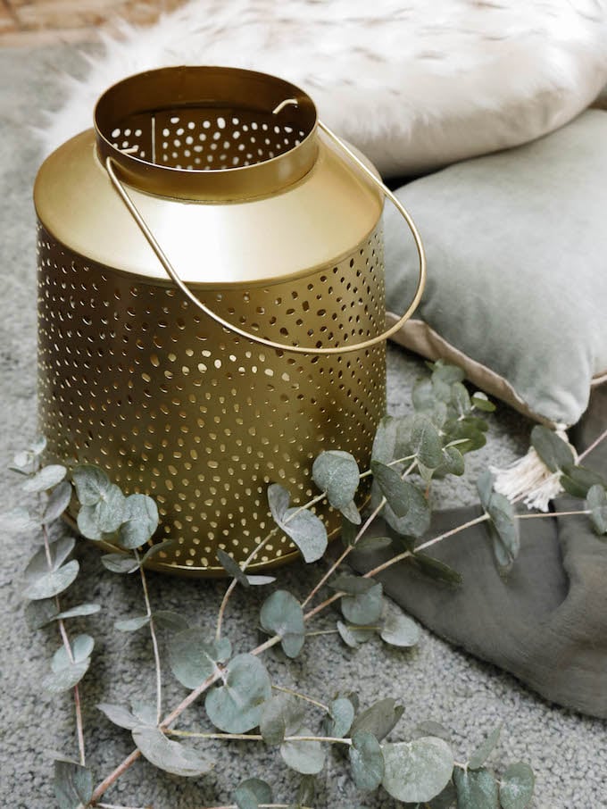 diner romantique de Noël lanterne dorée design métal - blog déco - Clem around the corner