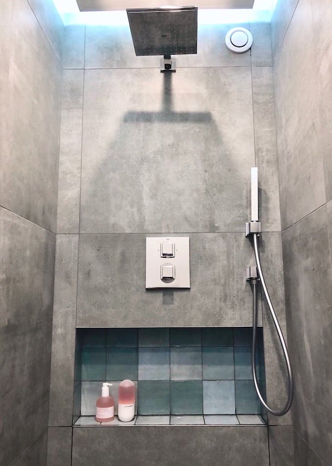 avant après salle de bain douche italienne béton ciré transformation baignoire - blog déco - clem around the corner