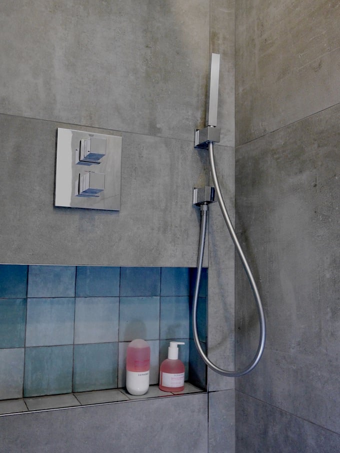 avant après salle de bain douche grés cérame béton cité niche zellige - blog déco - clem around the corner