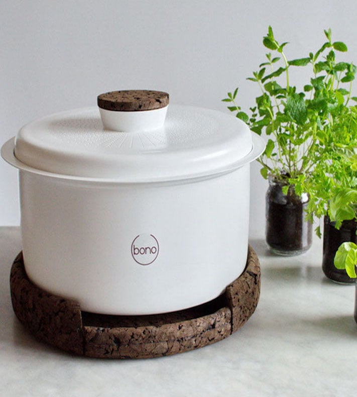 zéro déchet compost blanc cuisine rond support marron plante verte recyclage blanc - blog déco - clem around the corner