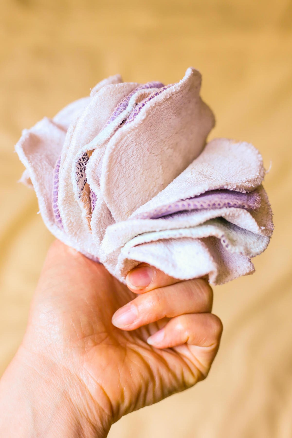 zéro déchet carré coton coloré lavable démaquillage bien être santé écolo - blog déco - clem around the corner