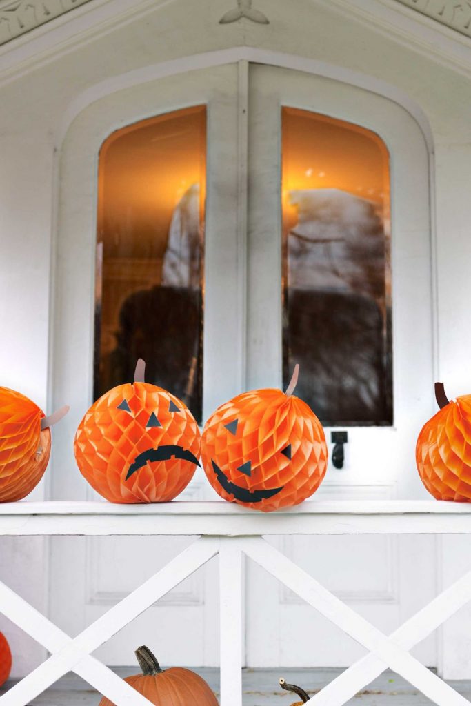 déco diy halloween facile fausse citrouille papier boule - blog déco - clem around the corner