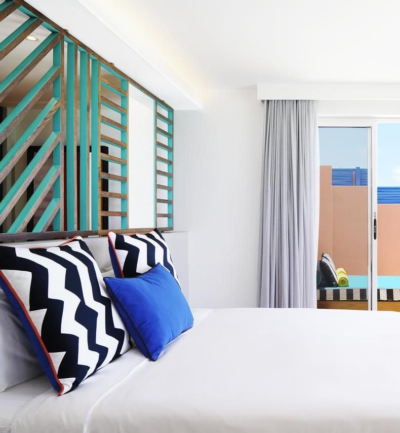 salt of palmar chambre lit memphis balcon - blog déco - clem around the corner