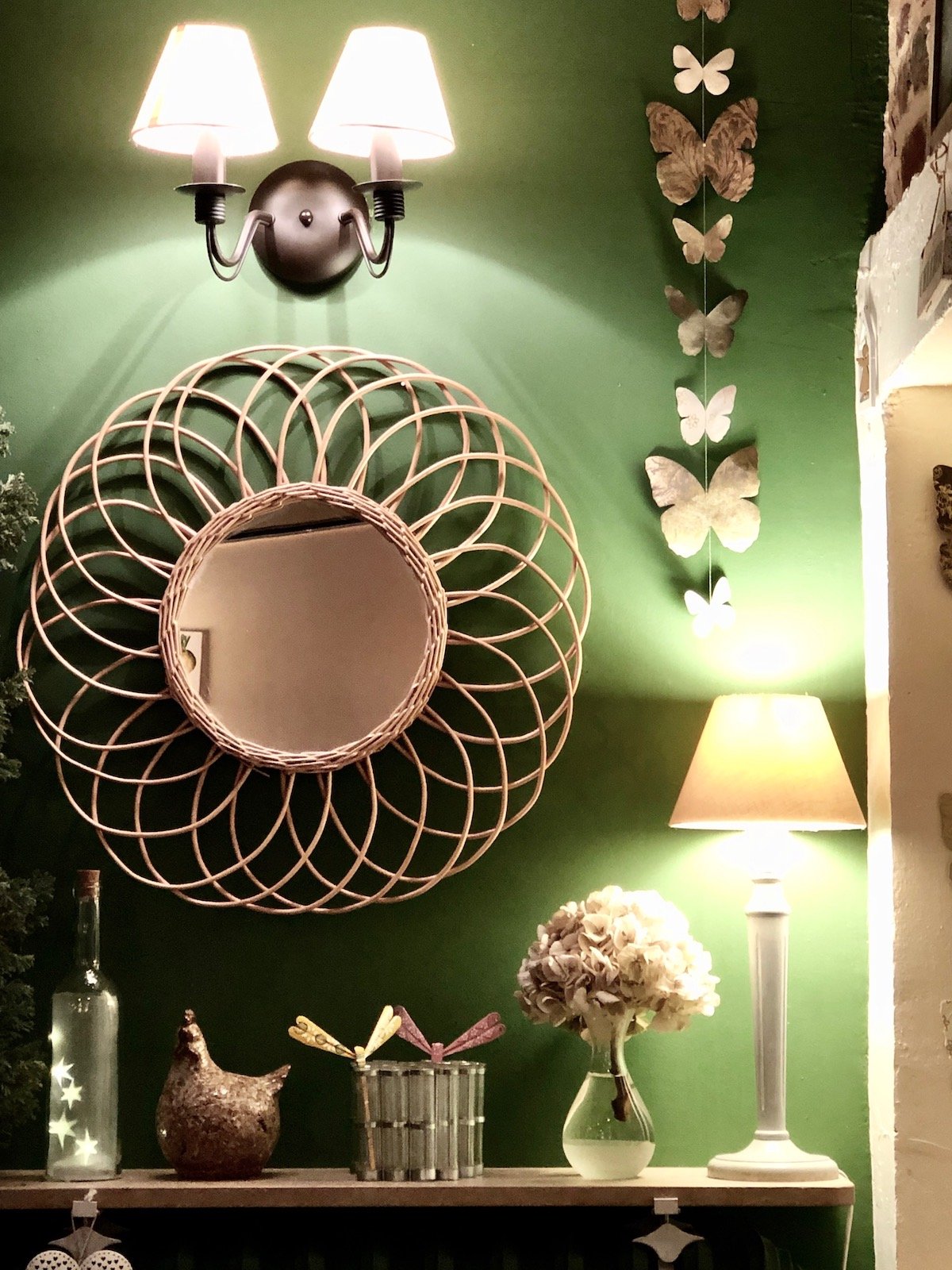 maison vintage style campagne mur vert farrow peinture nuance de vert - blog deco - clem around the corner