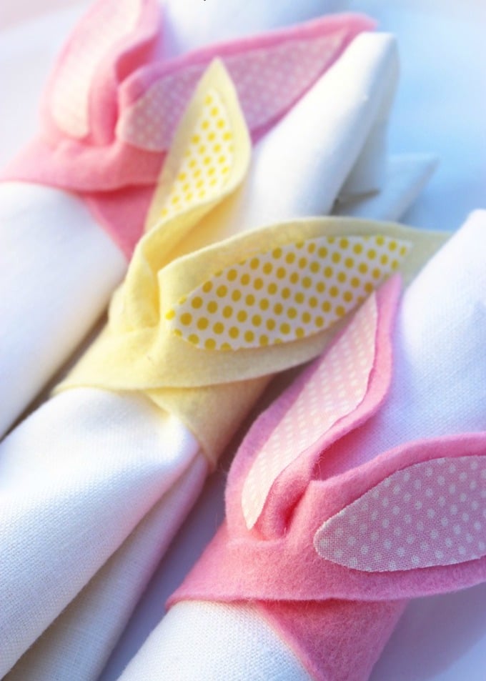 Pâques diy serviette oreille lapin rose jaune pois - blog déco - clem around the corner