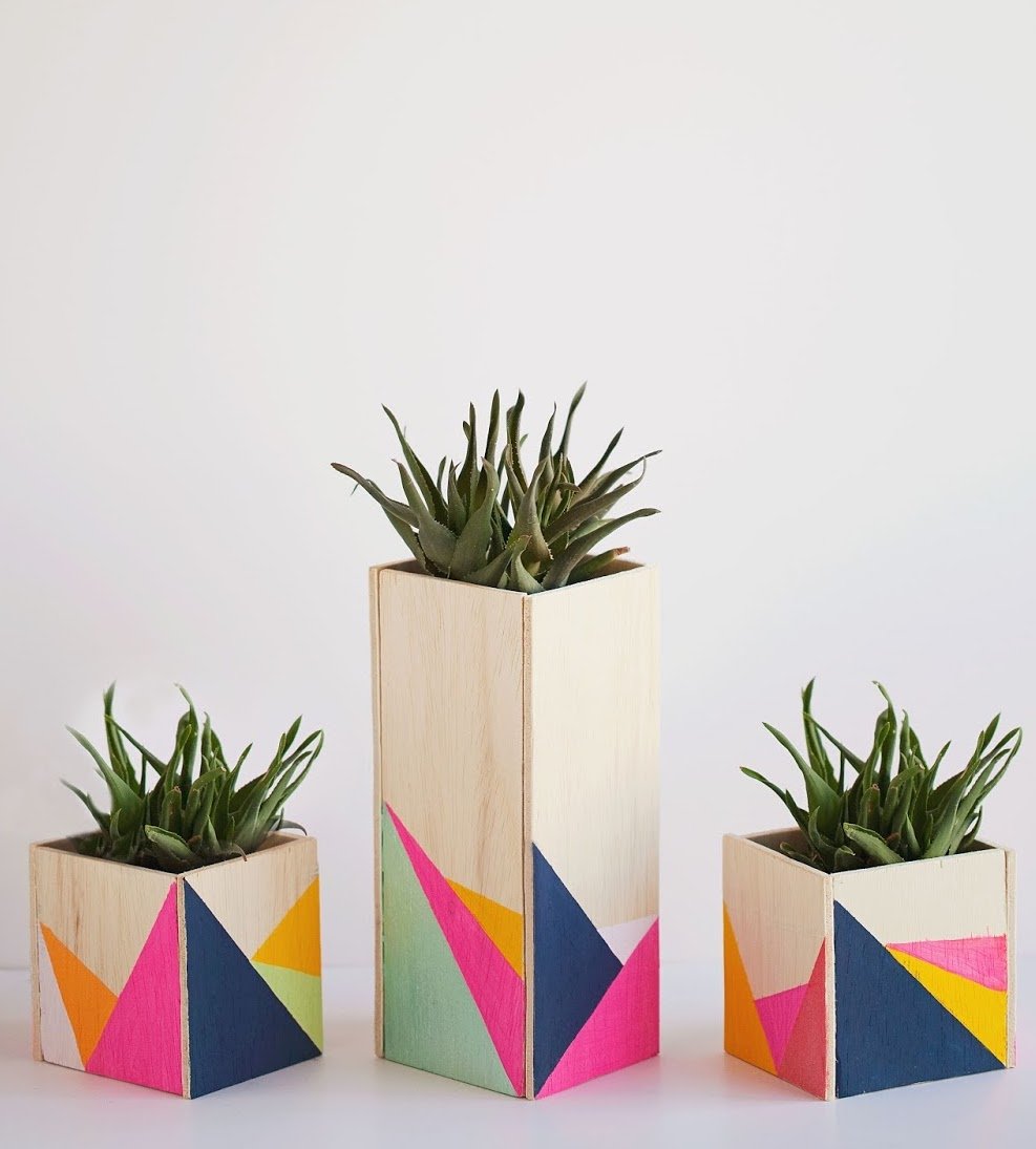 cache pot bois rectangle fluo design rose turquoise bleu orange - blog déco - clem around the corner