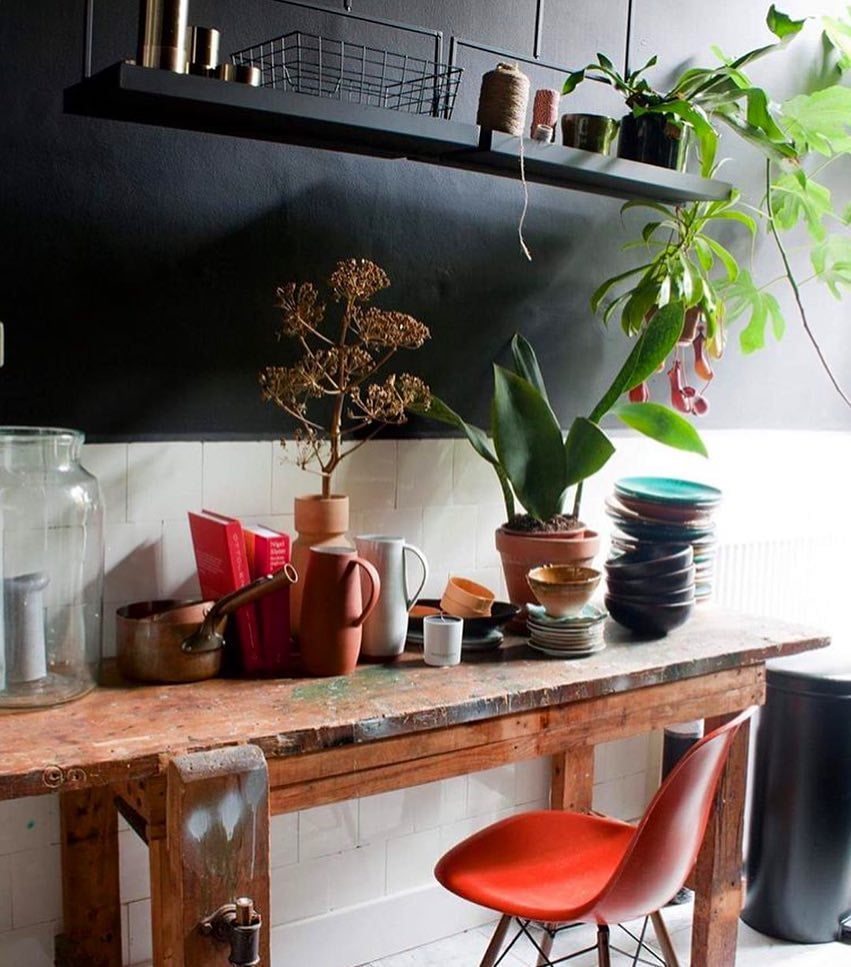 style éclectique cuisine originale bicolor chaise design scandinave - blog déco - clem around the corner