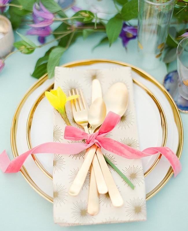 table de pâques déco couleurs fleurs printemps - blog déco - clem around the corner