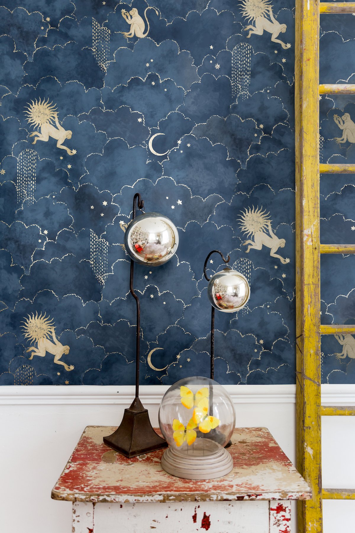 shauna dennison papier peint bleu marine or - blog déco - clem around the corner