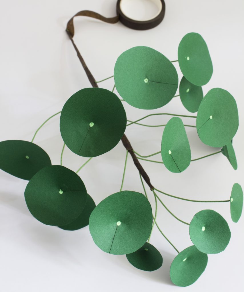 plante en papier diy pilea branches - blog déco - clem around the corner
