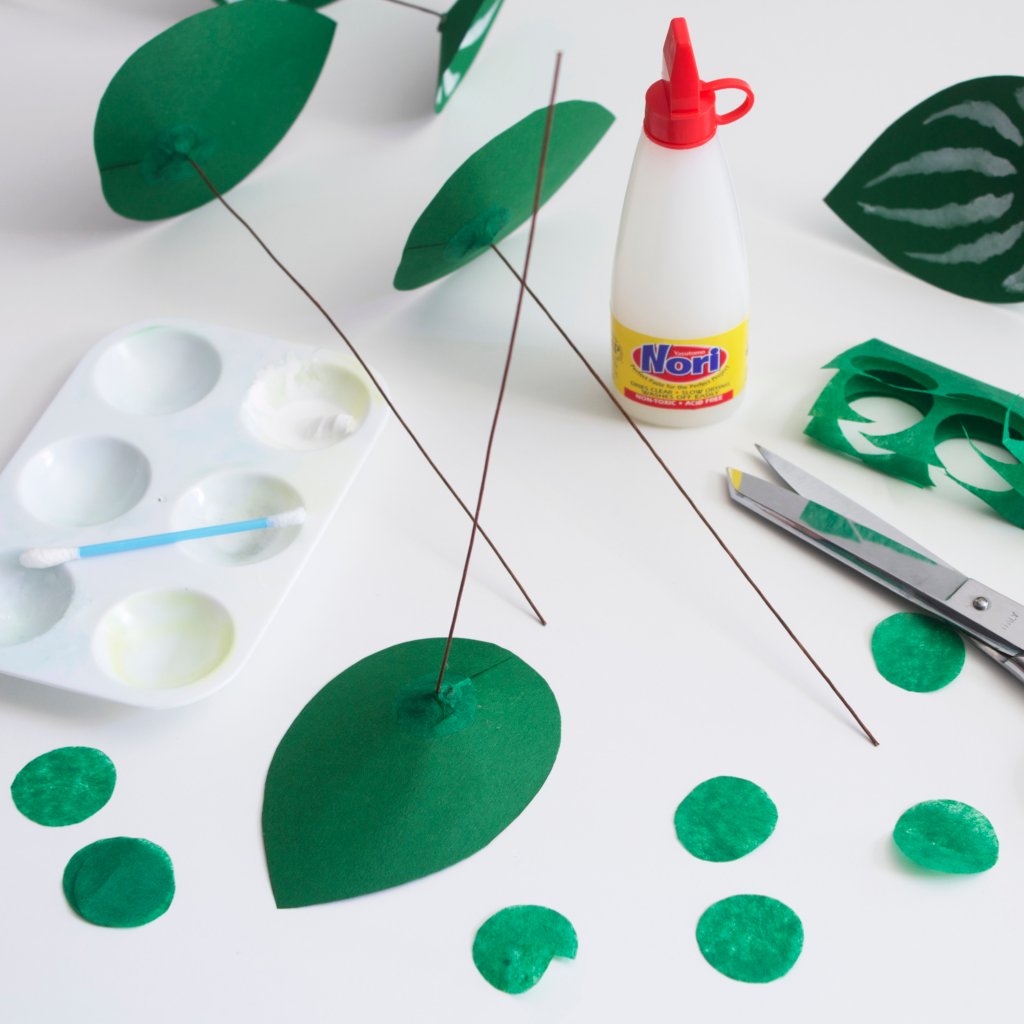 plante en papier diy finition colle vert - blog déco - clem around the corner