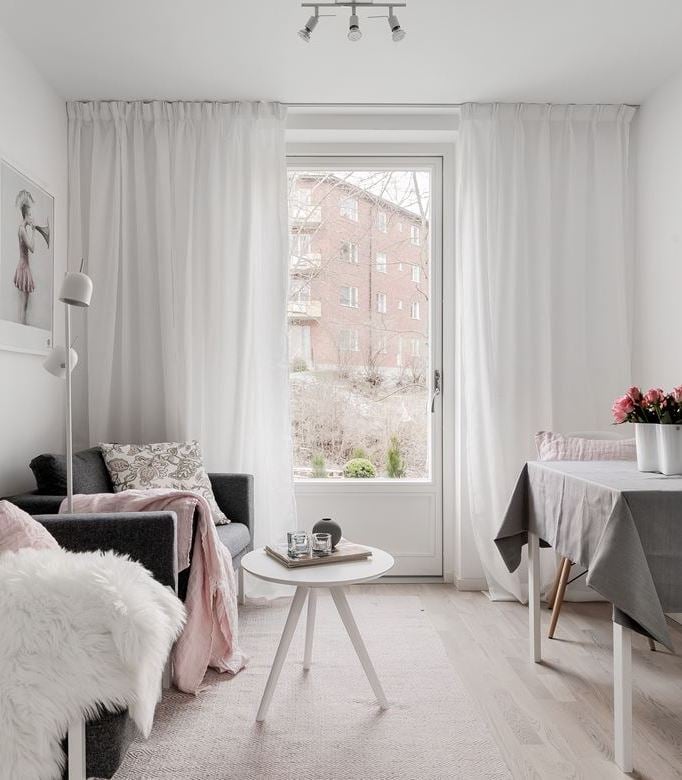 déco gris rose salon lumineux table carré - blog déco - clem around the corner