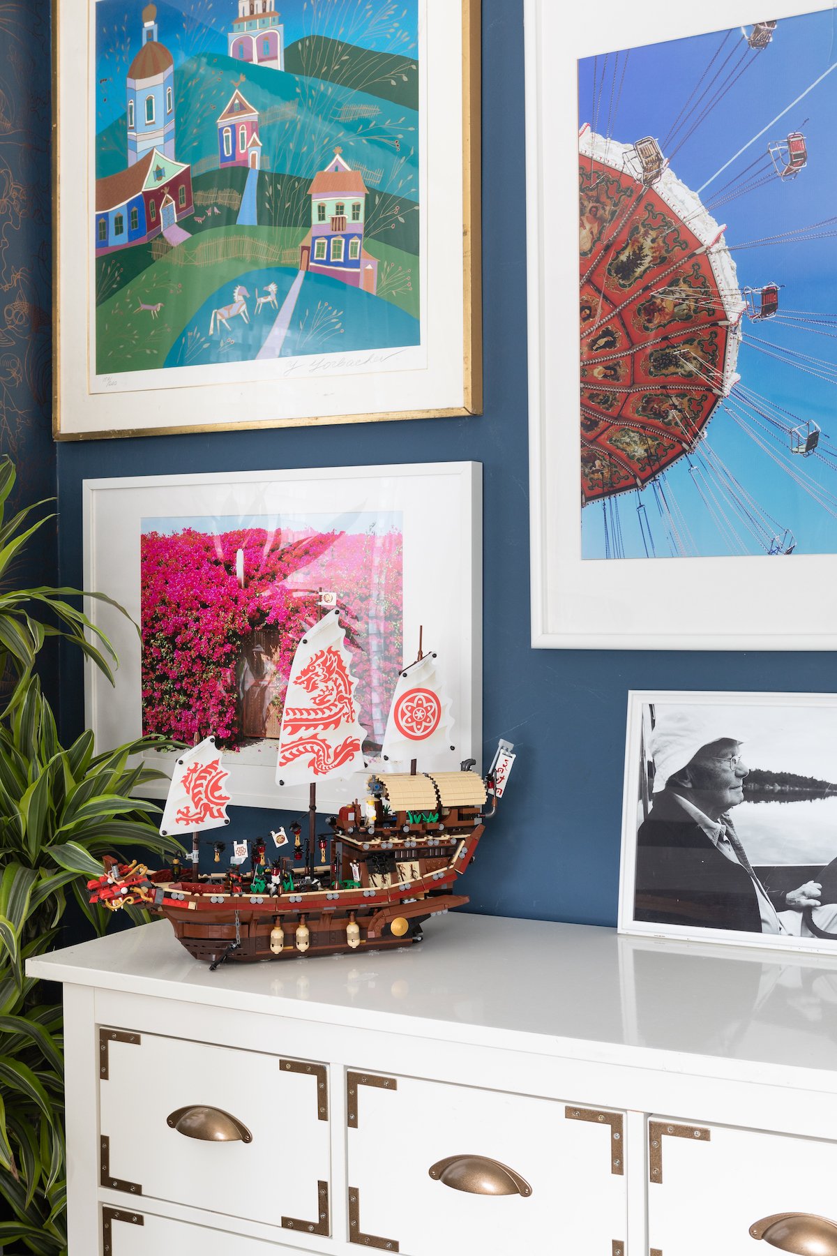 maison maximaliste chambre bateau pirate légo mur de cadres - blog déco - clem around the corner