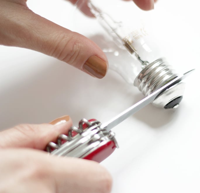 idée déco récup cutter ampoule rouge - blog déco - clem around the corner