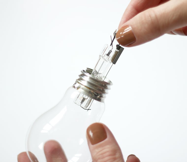 idée déco récup ampoule transparente fiole - blog déco - clem around the corner