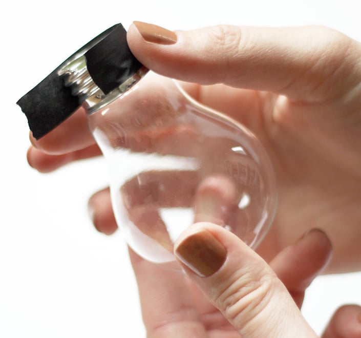 idée déco récup ampoule scotch protection - blog déco - clem around the corner