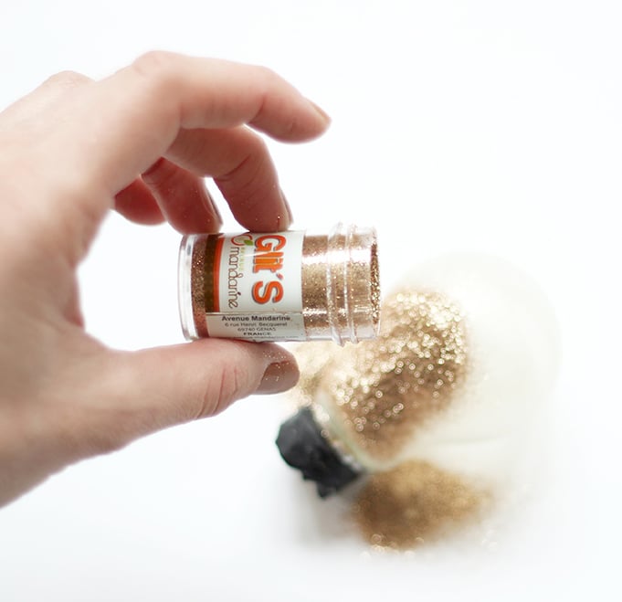 idée déco récup ampoule décoration or - blog déco - clem around the corner