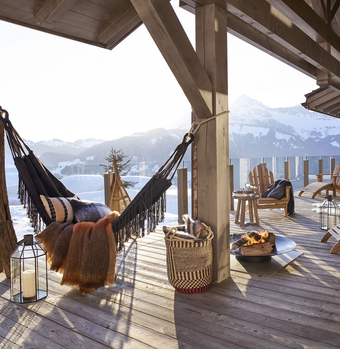 coin détente hamac à frange noir terrasse montagne été clem around the corner