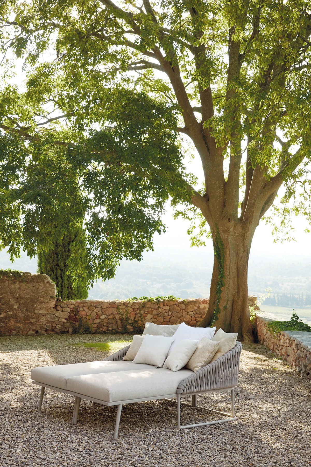 lit double extérieur coussins terrasse meuble outdoor