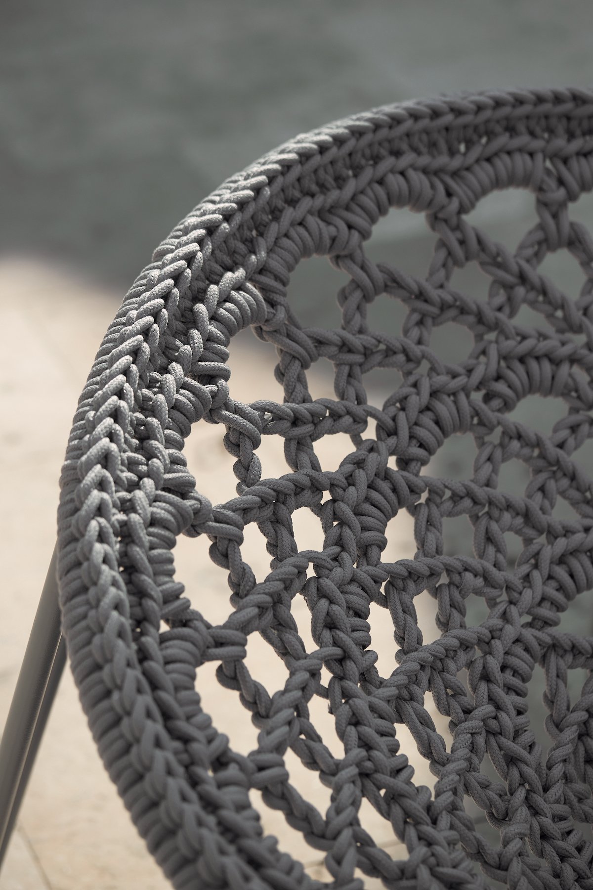 détail tressage fauteuil outdoor gris extérieur meuble