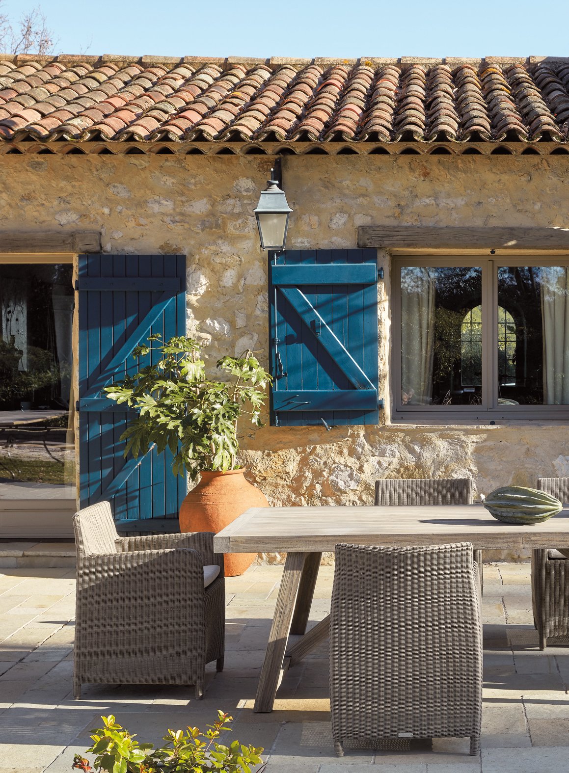 sifas table extérieur fauteuil maison de campagne - blog déco - clem around the corner