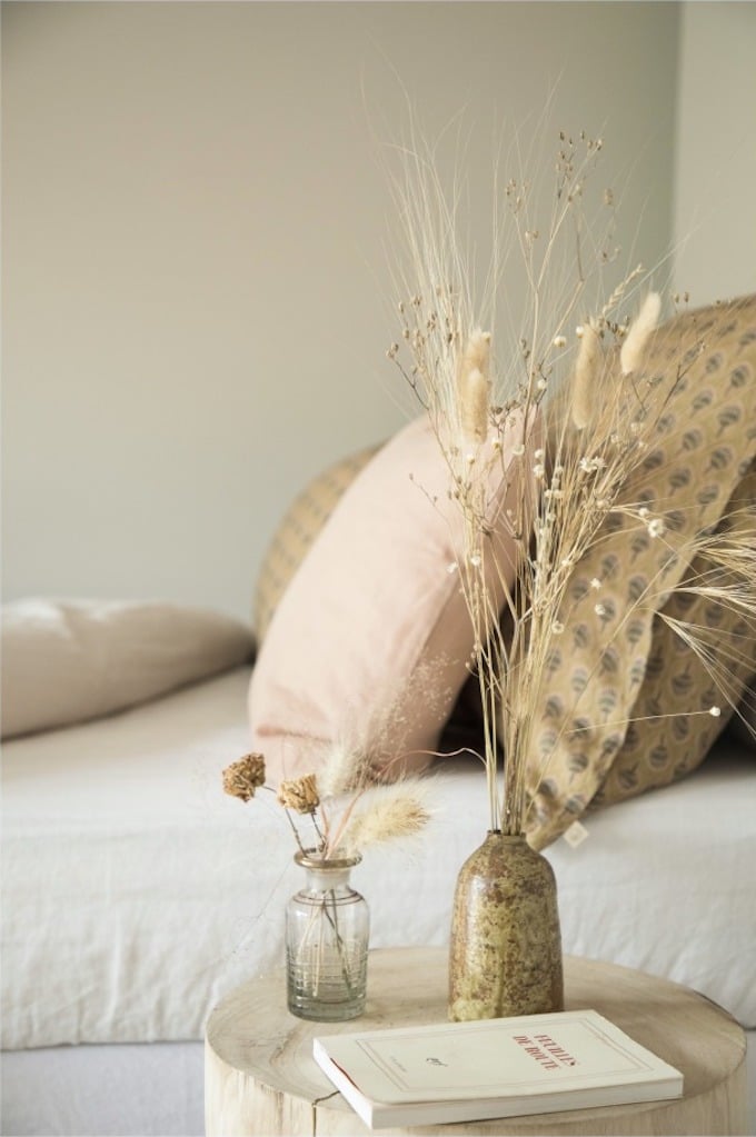 clem around the corner chambre rustique pastel style nature déco scandicraft