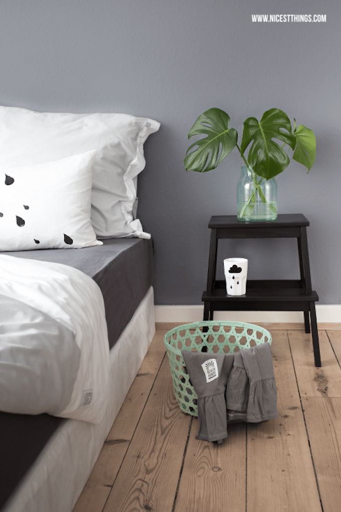 marche pied ikea chambre table de chevet-noire style casual décontracté - blog déco - clem around the corner