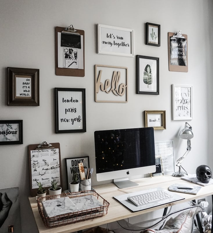 mur de cadres bureau gris blanc travail - blog déco - clem around the corner