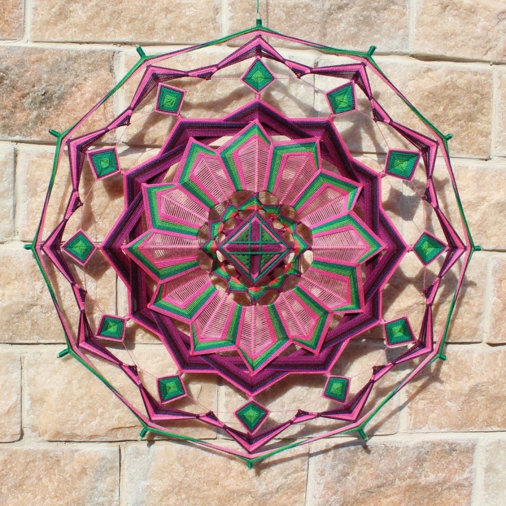 ojos de dios mandala diy laine tissage fait main - blog déco - clem around the corner