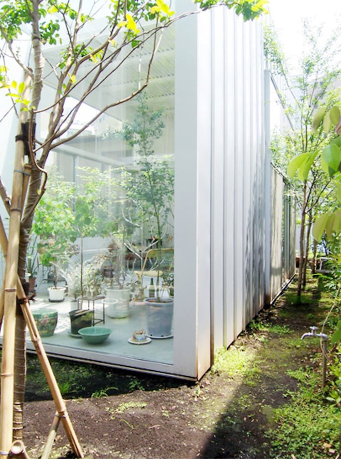 house a de ryue nishizawa jardin terrasse outdoor plantes vertes baies vitrées - blog déco - clem around the corner