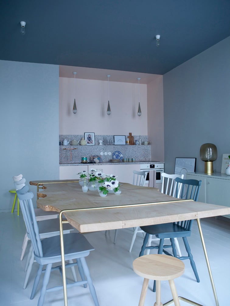 cuisine bleue ambiance douce originale - blog déco - clem around the corner