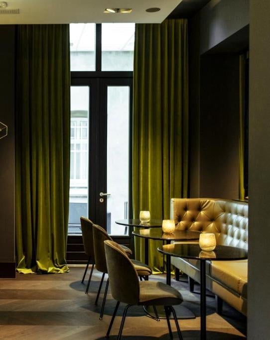 bar moderne style lounge américain canapé marron cuir blog déco