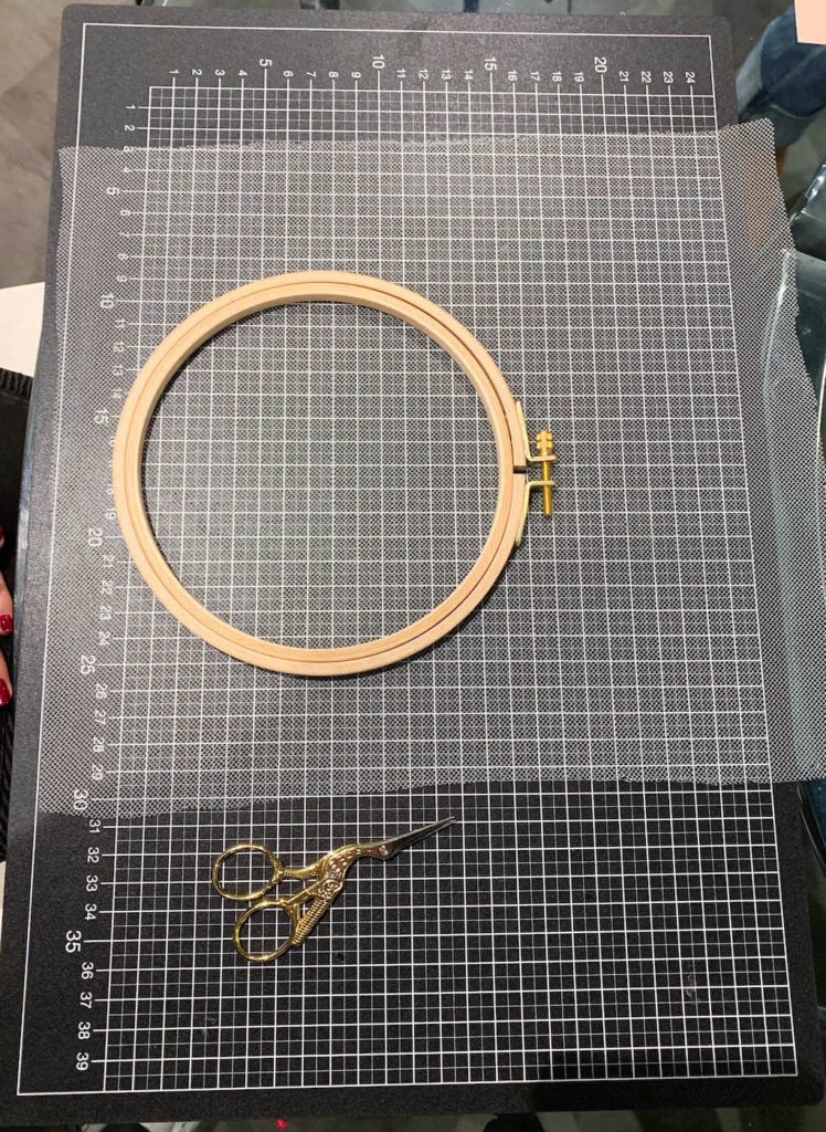 déco intérieure fleurs séchées tambour bois tulle