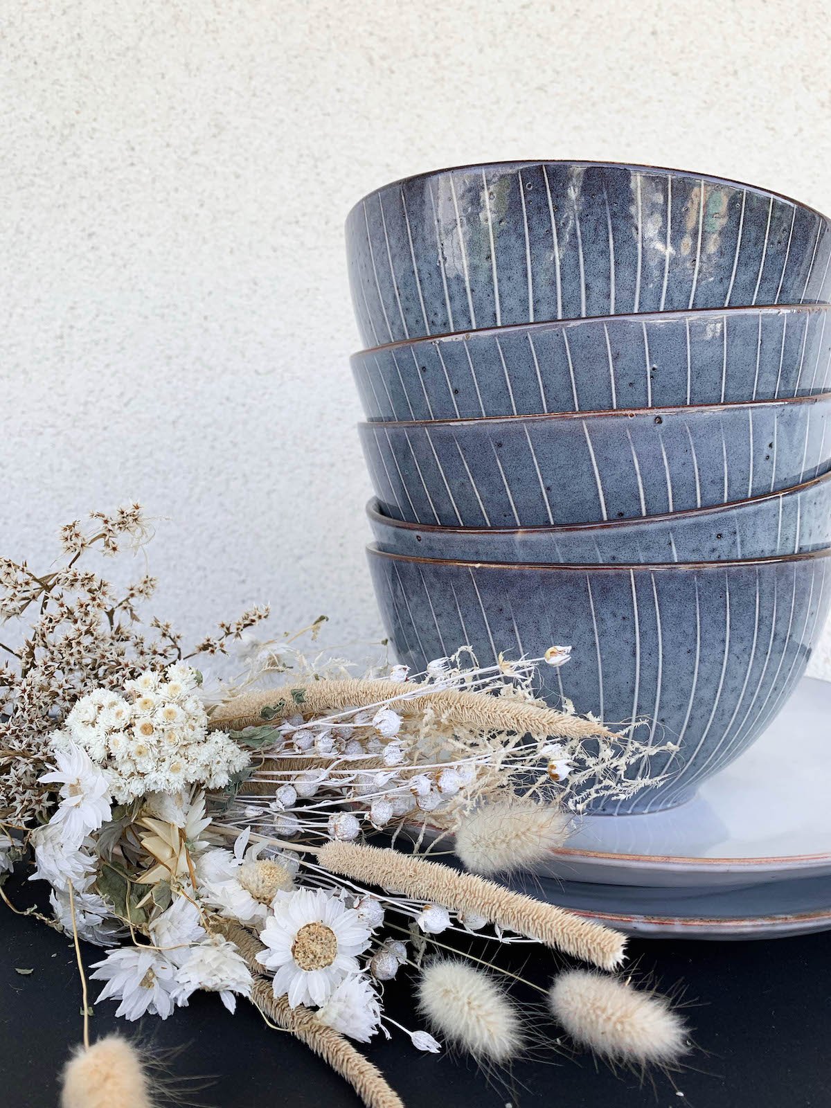 clemaroundthecorner déco fleurs séchées bol bleu saladier style rustique