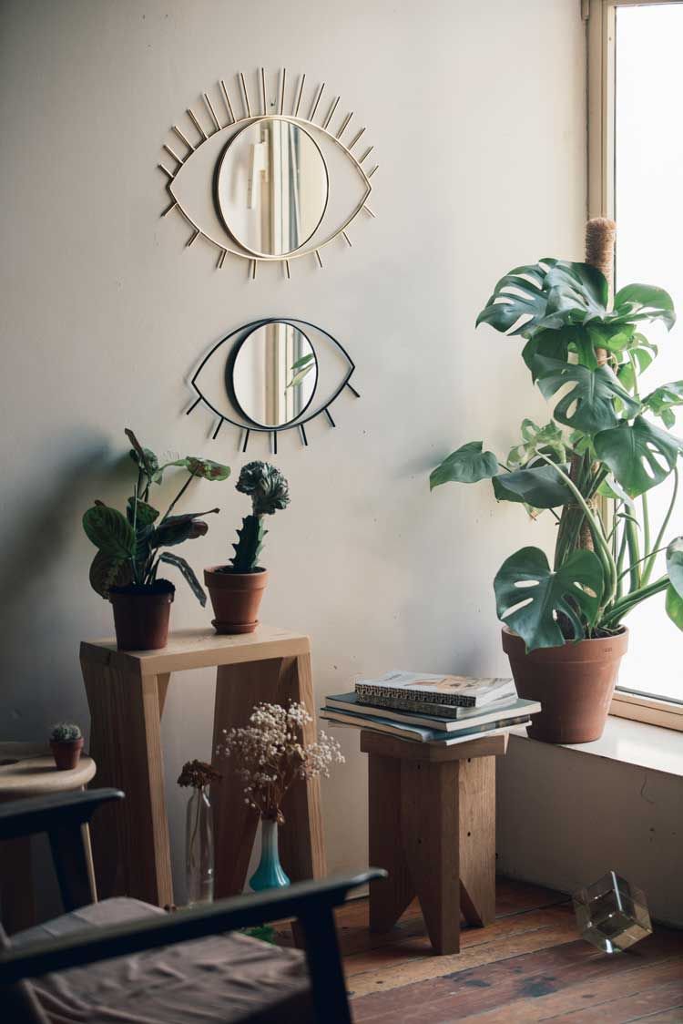 déco oeil miroir salon urban jungle tabouret bois