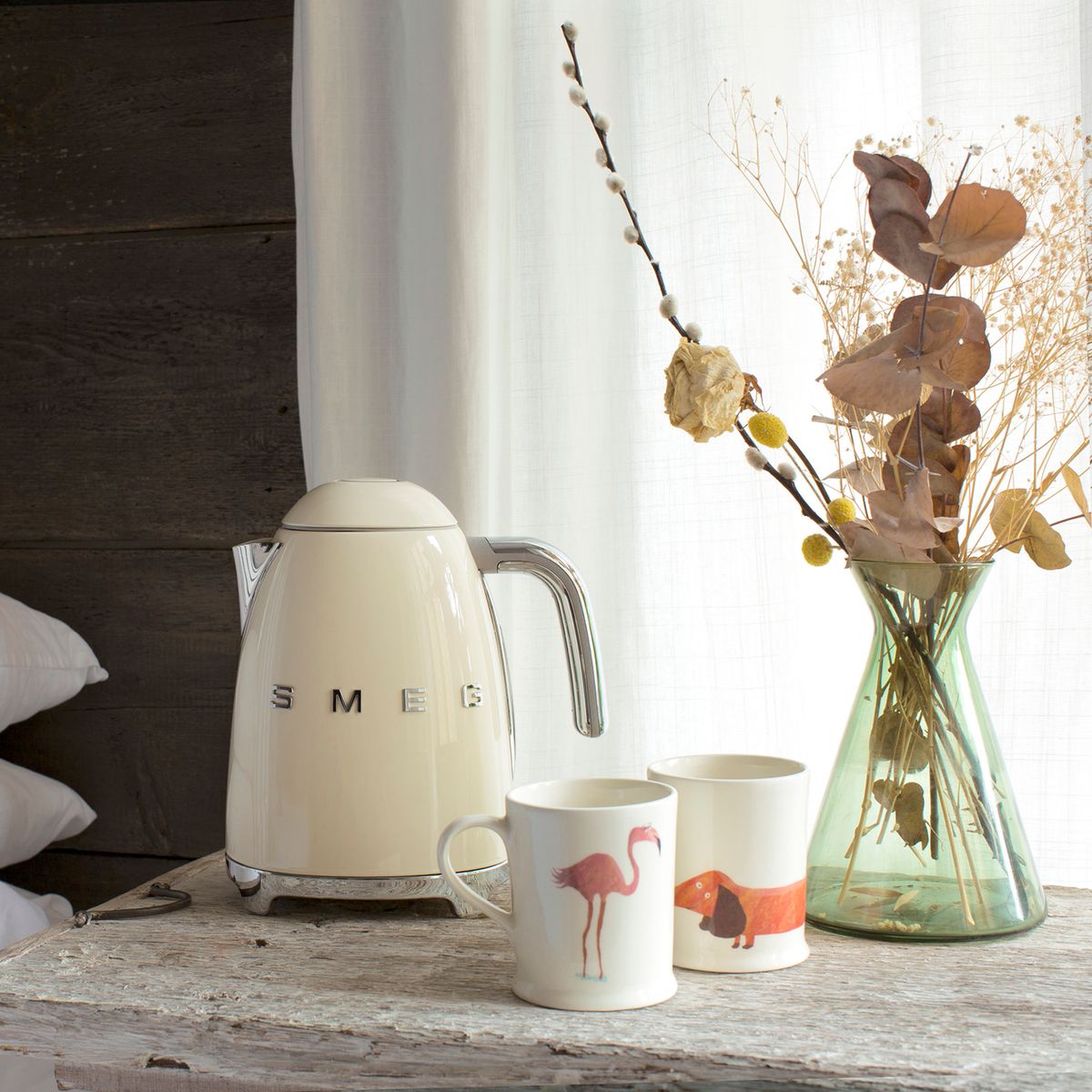 bouilloire smeg electromenager cuisine tasse déco décoration retro vintage maison de campagne clematc