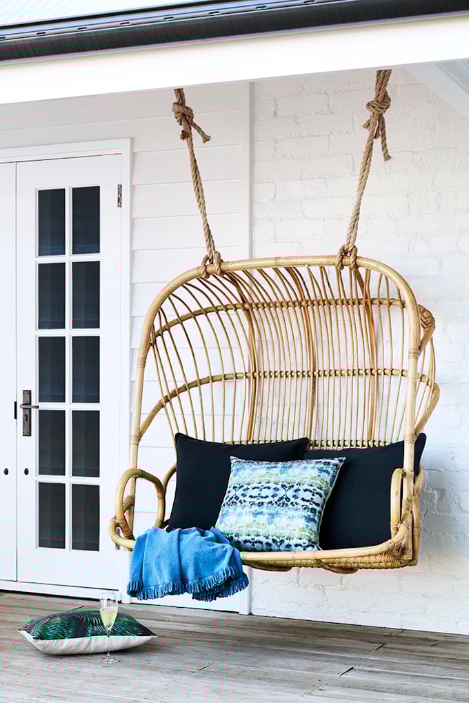 blog déco ferme transformation accessoire outdoor fauteuil suspendu rotin coussin