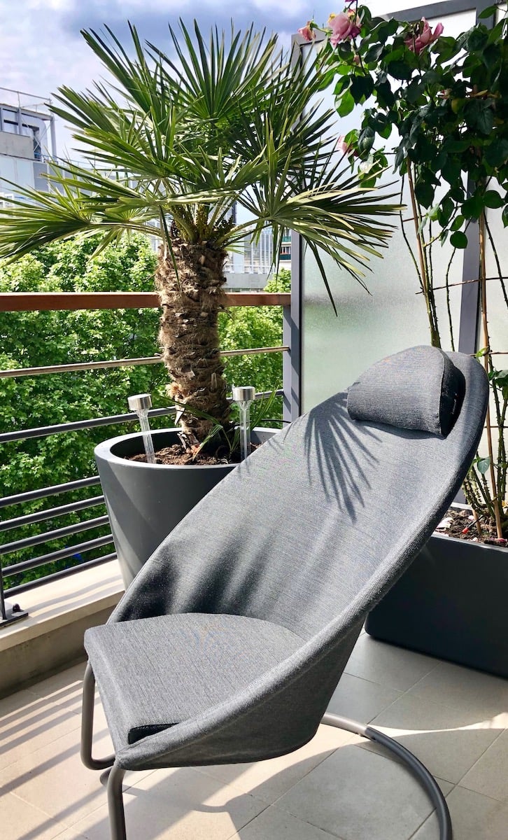 fauteuil lounge lafuma gris balcon parisien deco exterieure tendance design