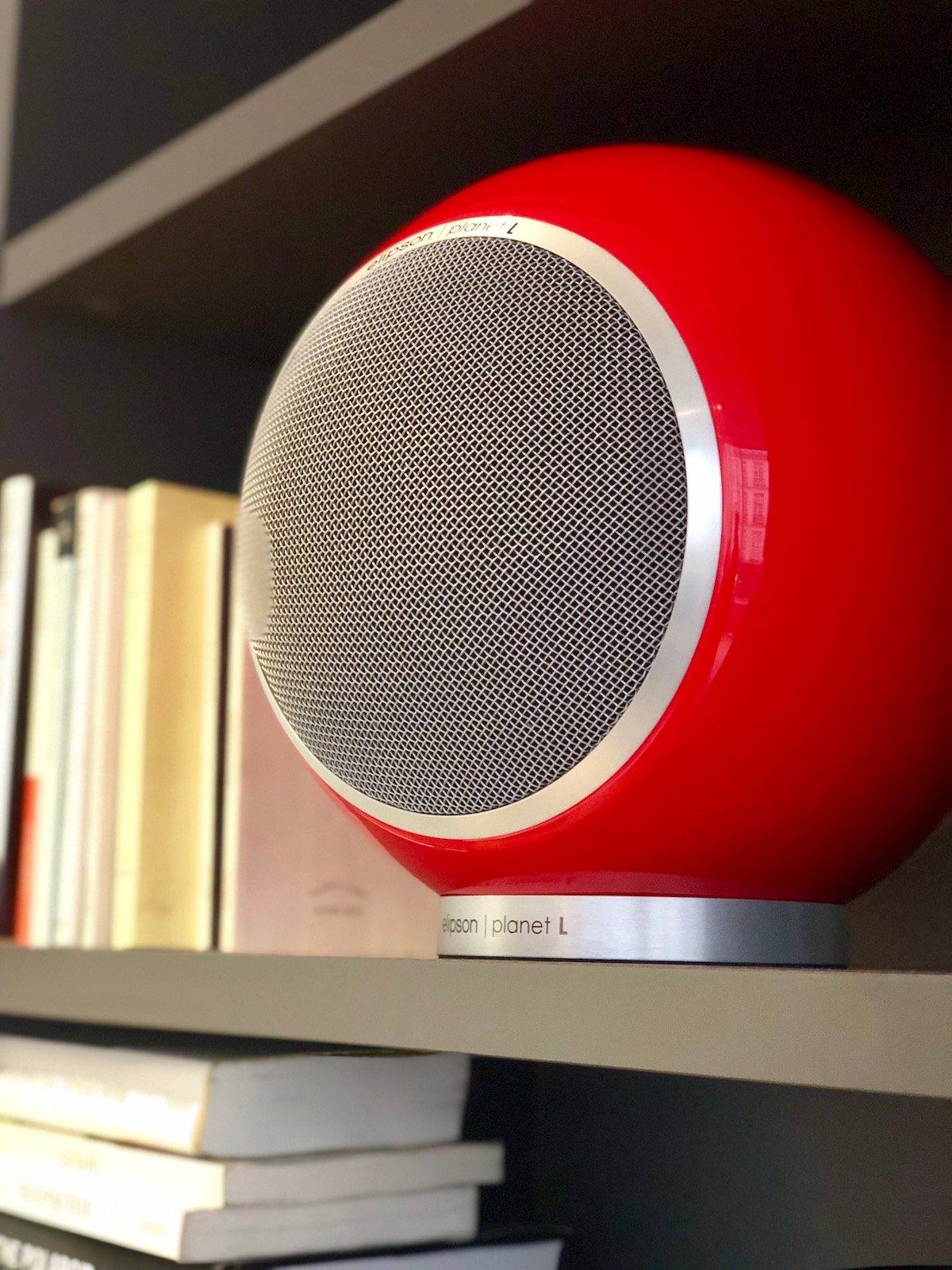 enceinte rouge design moderne brillante test son video clematc