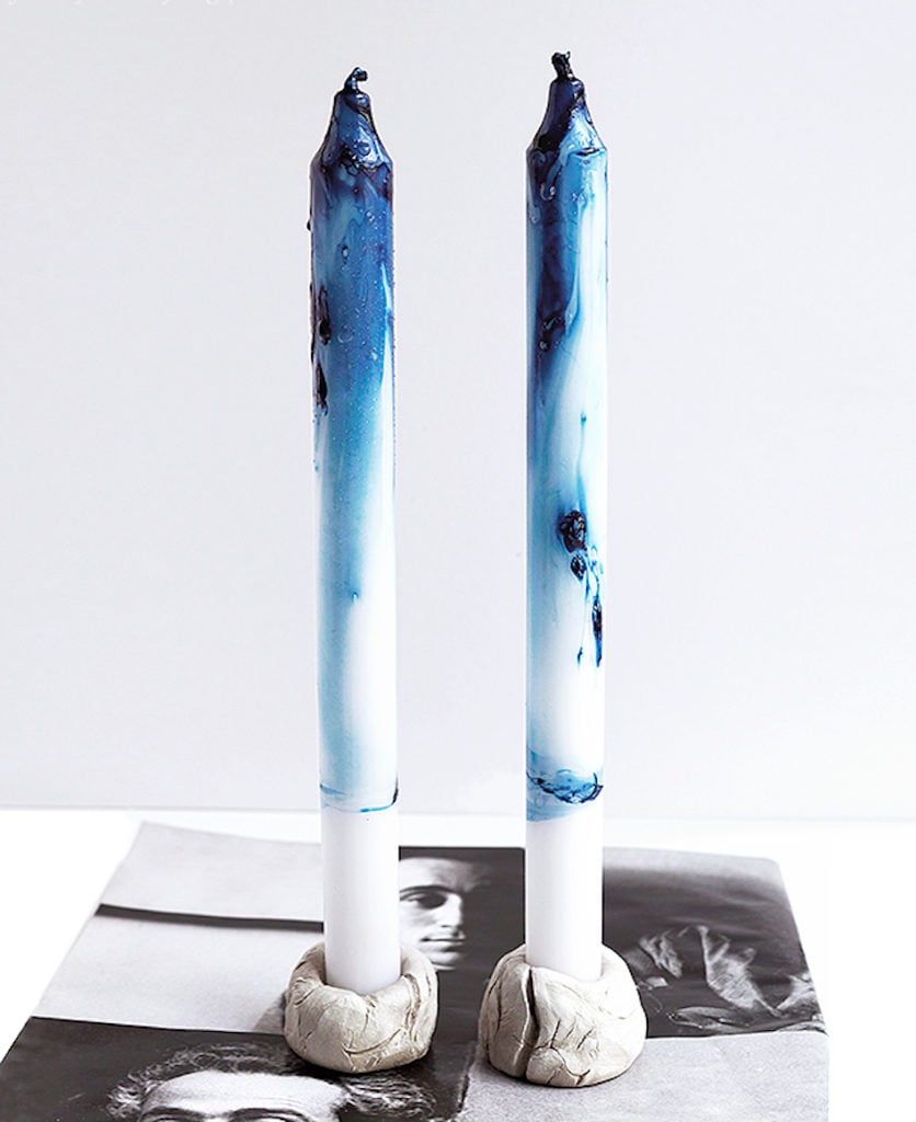 diy vernis à ongles tuto bougies chandelle bleu et blanc déco décoration clemaroundthecorner