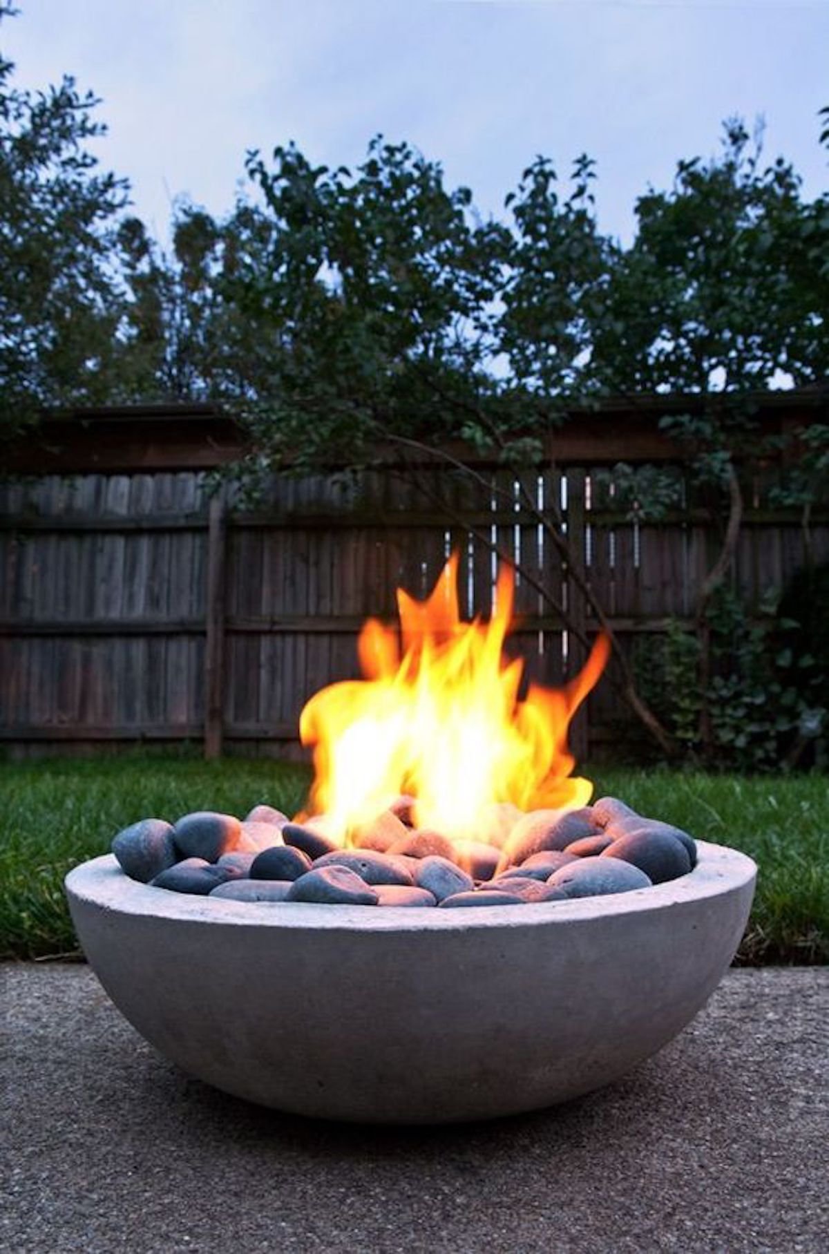 Brasero flamme feu pot béton jardin déco outdoor extérieur - blog déco - clematc