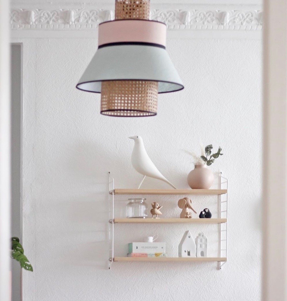 suspension rotin étagère bois métal blanc oiseau eames - clemaroundthecorner