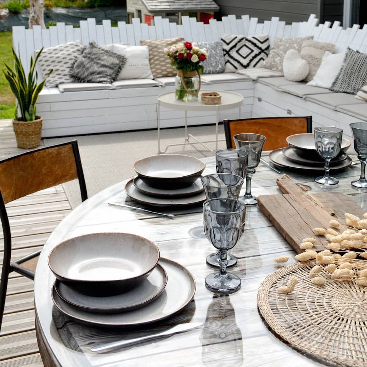 salon de jardin palette table ronde bobine bois - blog clematc